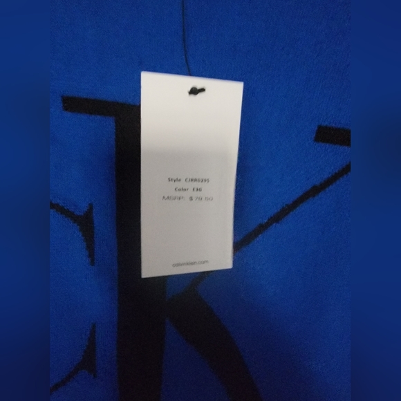Oversized Calvin Klein sweater. Blue size Medium - Picture 3 of 5